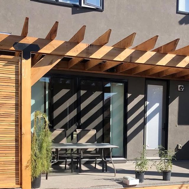 Vinyl Low-Maintenance Pergola